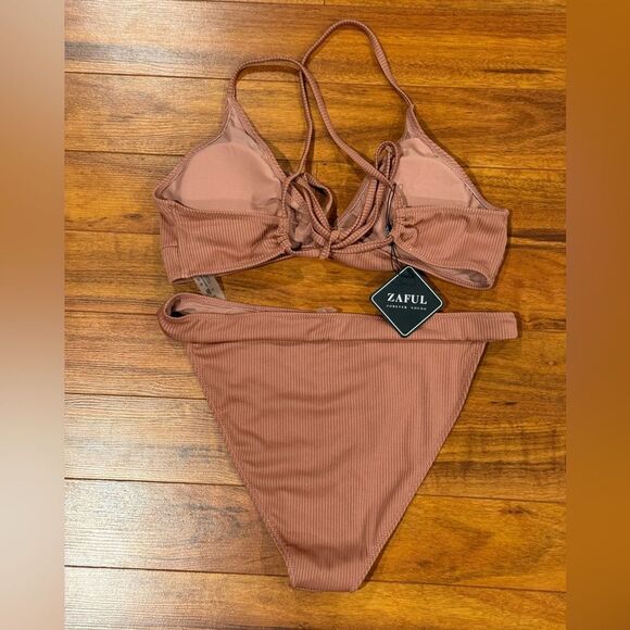 ZAFUL Women's Texture Bikini Knot Front Criss Cross, Caramel Large NWT - Picture 5 of 6